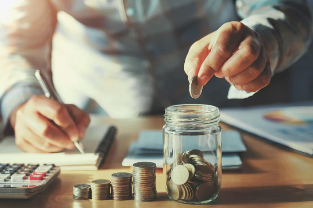 Sondaj: Frica de instabilitate financiară depășește orice altă preocupare a românilor