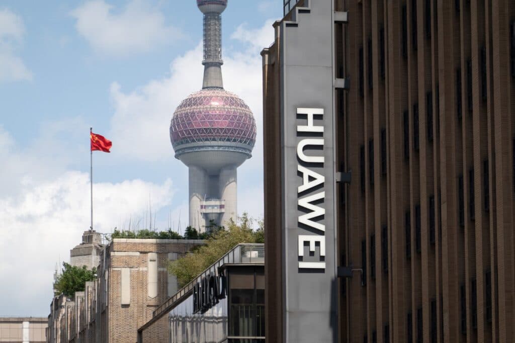 UE recomandă statelor membre să nu utilizeze echipamente Huawei și ZTE în infrastructura de conectivitate a operatorilor locali de telecomunicații