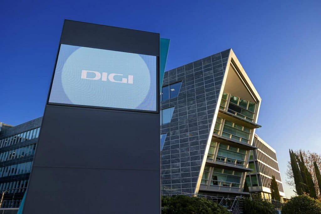 Digi face primul pas pe piața din Marea Britanie: intrare printr-un joint-venture în infrastructura de fibră optică