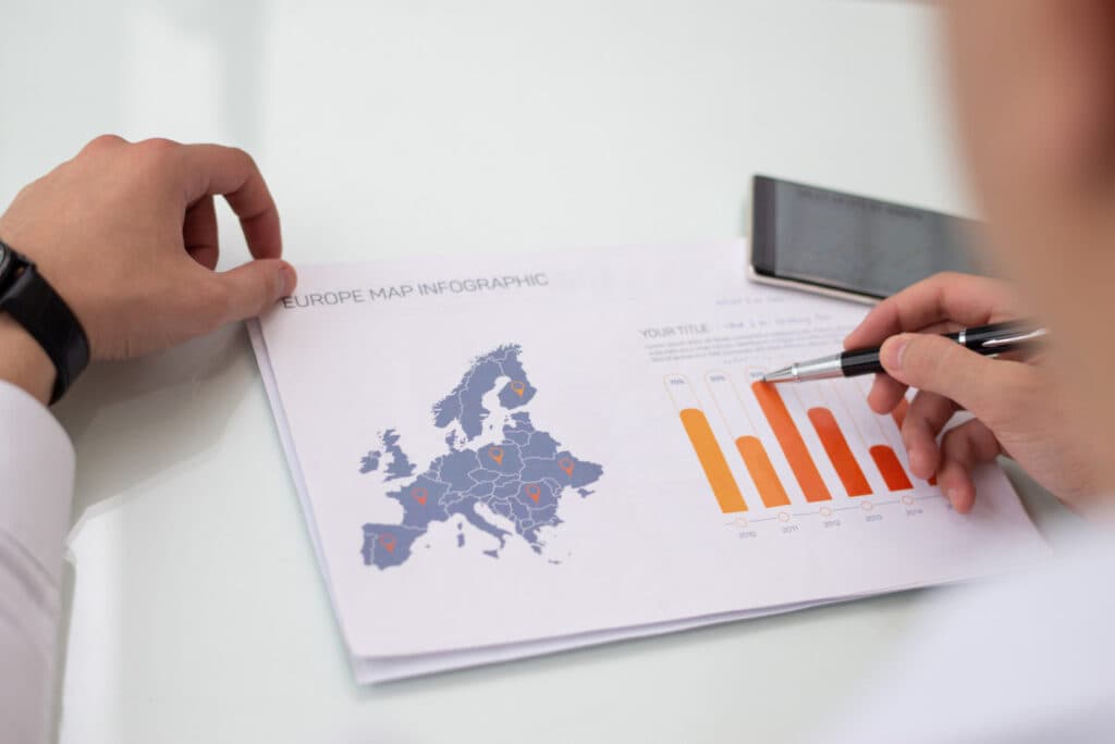 Raport Eurobarometru 2026: 70% dintre români critică economia națională, dar 61% rămân optimiști privind viitorul UE
