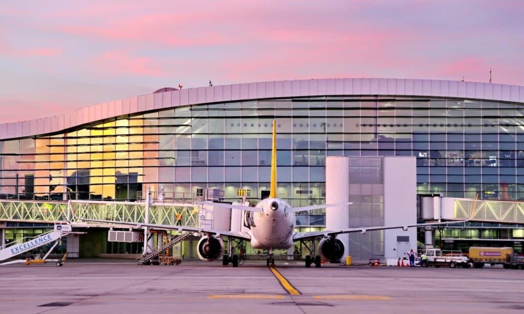 Traficul aerian din România continuă creșterea: 2,57 milioane de pasageri în mai, în creștere cu 10% față de 2025