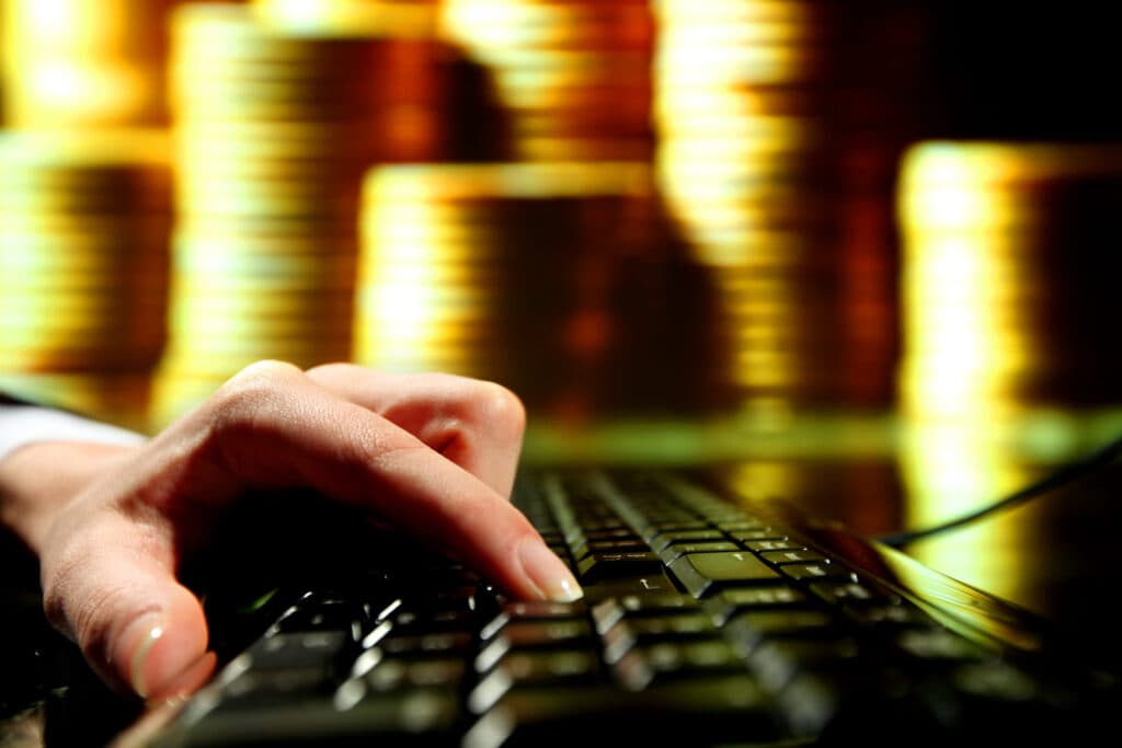 GRAFICE. Analiză: Veniturile din industria IT &C din România vor depăși 14 miliarde de euro până în 2030/ Outsourcing-ul încă reprezintă o treime din piața de servicii IT