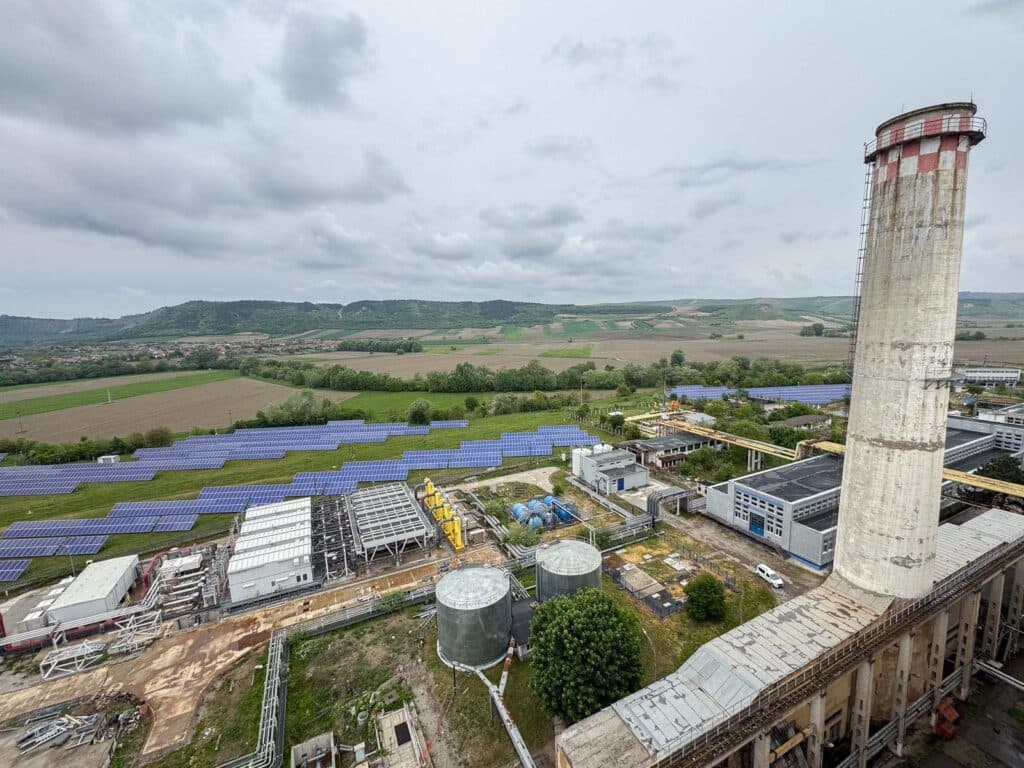 Premierul Ilie Bolojan spune că, la sfârșitul acestui an, centrala pe gaz de la Iernut va trimite energie electrică în sistemul energetic național