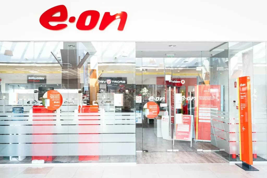E.ON emite obligațiuni verzi de 1,3 miliarde de euro și ajunge la finanțări totale de 4,3 miliarde de euro de la începutul lui 2026