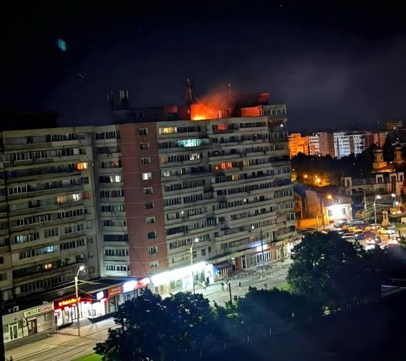 BREAKING: O dronă rusească a căzut pe un bloc din Galați și a explodat / Două persoane au fost rănite ușor / MAE: Escaladare gravă și iresponsabilă a Rusiei / România a informat NATO