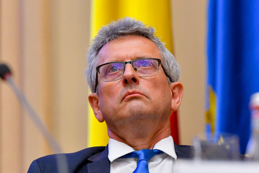 Economistul-șef al BNR acuză antreprenorii că au susținut „cu frenezie” creșterea economică nesustenabilă. Lazea: Mediul de afaceri nu numai că nu știe macroeconomie, nu vrea să o știe