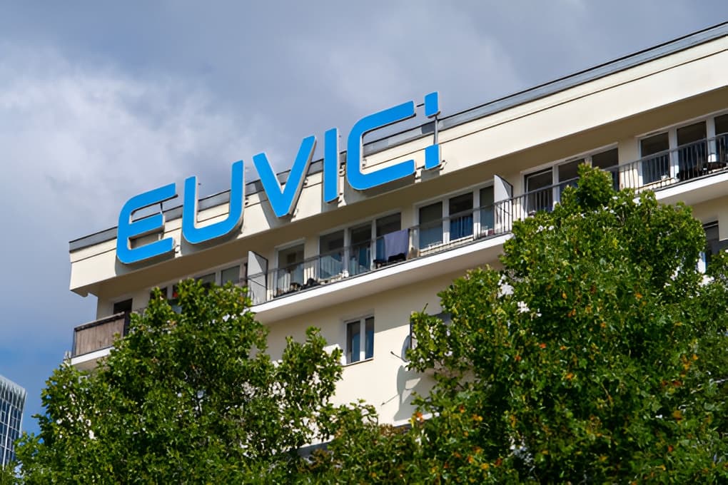 Grupul polonez de tehnologie Euvic a finalizat intrarea pe piața din România prin preluarea pachetului majoritar al Yalos Software Labs