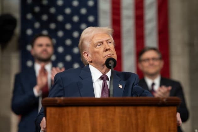 VIDEO UPDATE/Trump spune că "întregul" Iran ar putea fi "distrus" marţi; Hegseth afirmă că vor urma atacuri majore