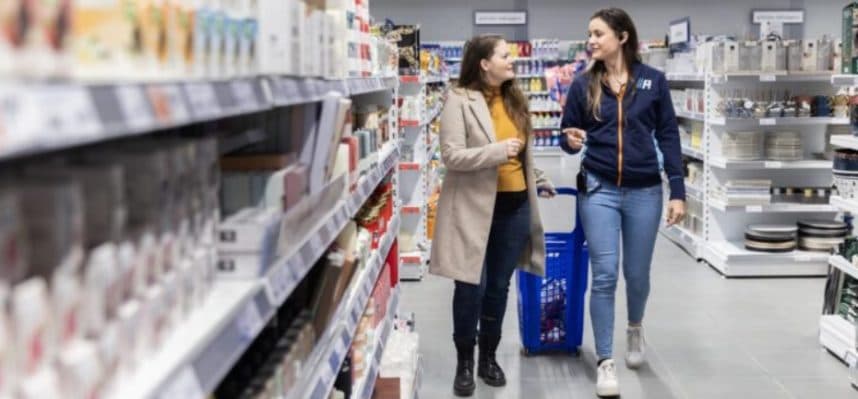 Lanțul de magazinele Action cu produse la 5 lei deschide unități în două noi oraşe şi face angajări. Salariile oferite