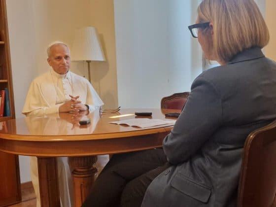 Mediul digital sporeşte indiferenţa faţă de cei săraci, afirmă papa Leon al XIV-lea