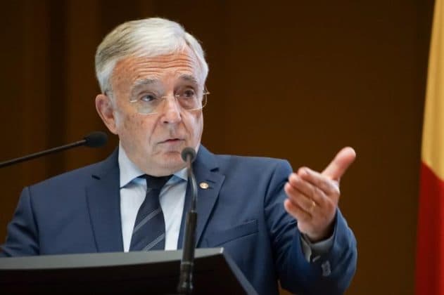 Mugur Isărescu: Dacă conflictul din Orientul Mijlociu se va prelungi, impactul asupra economiei ar putea fi sever. Ajustarea fiscală însă trebuie să continue