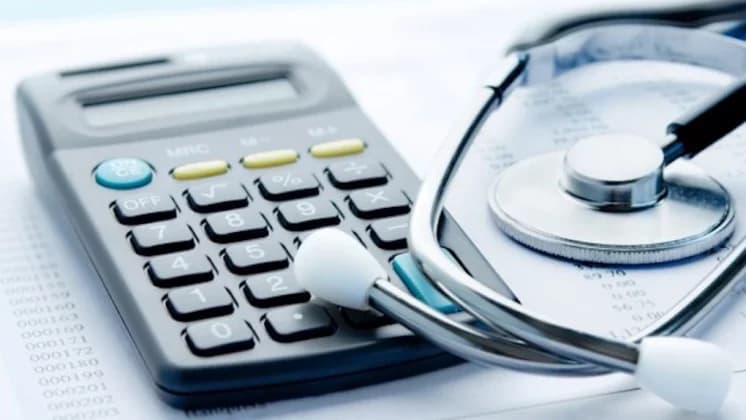 Asigurare de sănătate în premieră pe România. Preț în funcție de buget, 15% reducere la prima standard și 25% înapoi, dacă nu o folosești. Include dependența de ecran la copii