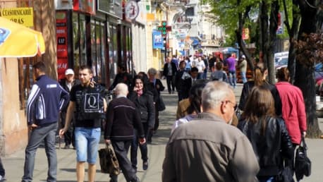 Trei din zece români sunt de părere că anul 2026 va fi mai dificil decât 2025 – studiu