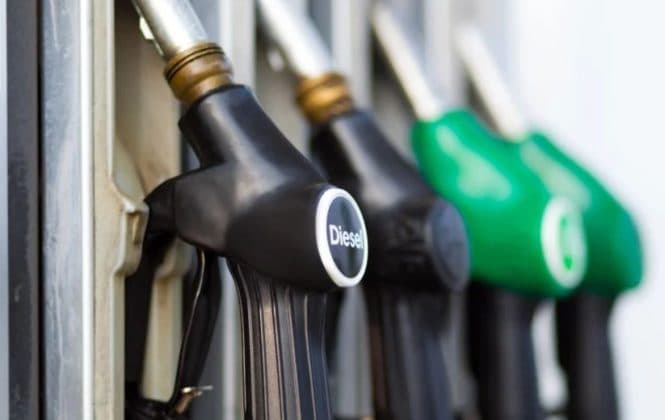Noi ieftiniri în benzinării, în această după amiază. Cât costă acum benzina și motorina