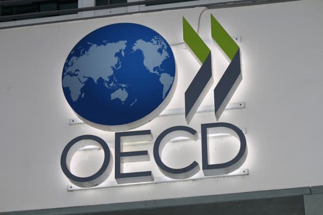 OCDE prognozează că economia României va scădea ușor în acest an. Organizația mai spune că țara noastră are nevoie de consolidare fiscală și reforme