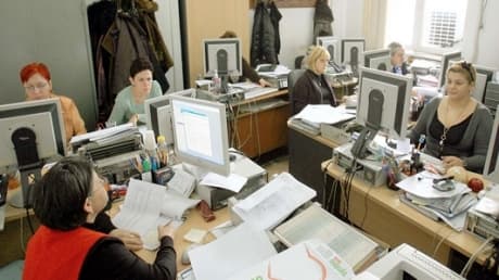 Numărul posturilor ocupate în instituțiile de stat a scăzut cu peste 5.300 în primele patru luni ale anului, potrivit Ministerului Finanțelor