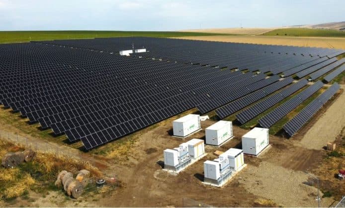 Două noi parcuri fotovoltaice cu baterii legate la rețea într-o singură zi. Waldevar a energizat două centrale cu 111 MW și 37 MWh de stocare