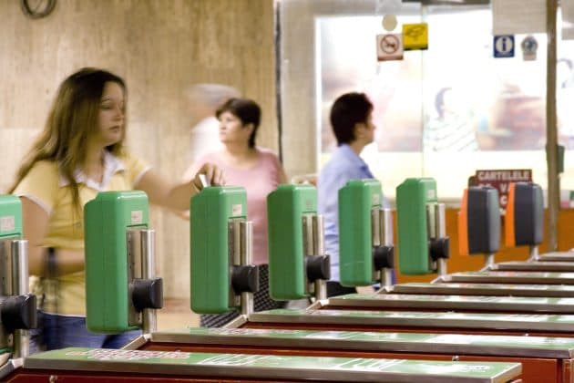 Nu mai creşte preţul călătoriei la metrou. Scumpirea a fost anulată, anunţă Ministrul Transporturilor