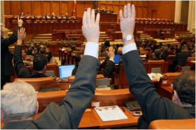 Surpriză în Parlament. PSD, PNL și USR au votat împreună pentru 92% din legi, după moțiunea PSD-AUR care l-a demis pe Bolojan