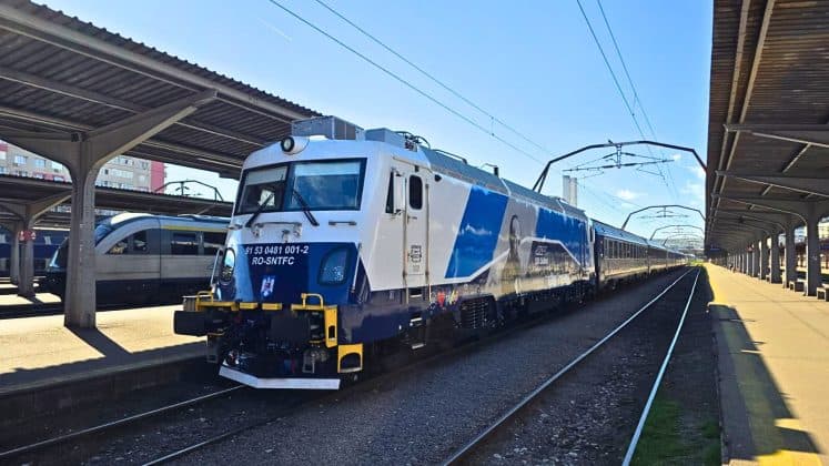 CFR Călători a introdus în circulație și a 19-a locomotivă modernizată de Softronic prin PNRR. Câte locomotive mai au de livrat Reloc și SCRL Brașov