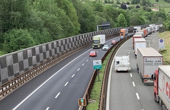 Protest masiv pe una dintre cele mai importante autostrăzi europene. Drumul vital dintre Germania și Italia, închis mai multe ore
