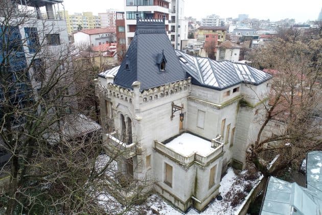 Cât costă un castel în București? Dar un palat burghez vizavi de Curtea Domnească? Romania Sotheby’s International Realty are scoase la vânzare proprietăți de milioane de euro în inima Capitalei