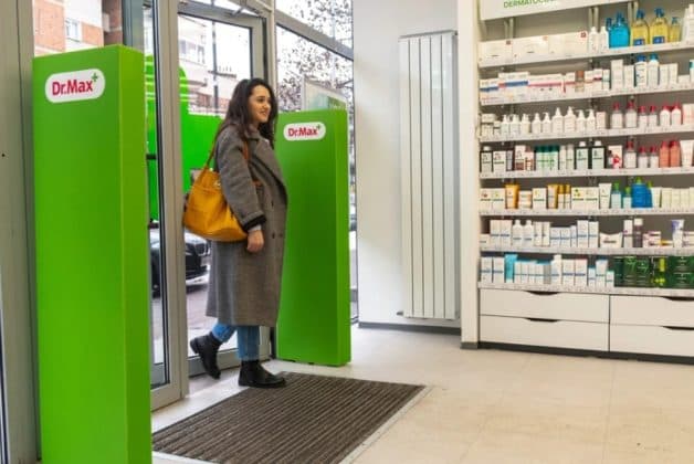 Dr. Max are afaceri record de peste 12 miliarde de lei şi peste 5.800 de angajaţi în 2025 – cel mai mare număr de la intrarea în România, în 2017