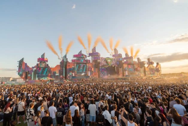 Efectul Nibiru la Costinești: Cât a ajuns să coste cazarea la Beach, Please! după ce Selly a cerut public „prețuri corecte”
