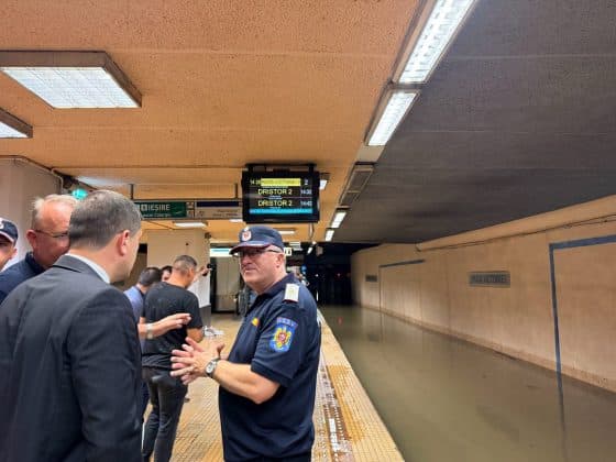 Miruță anunță că apa din stația de metrou Piața Victoriei 2 va fi evacuată în câteva ore. Mai sunt de scos circa 7 milioane de litri