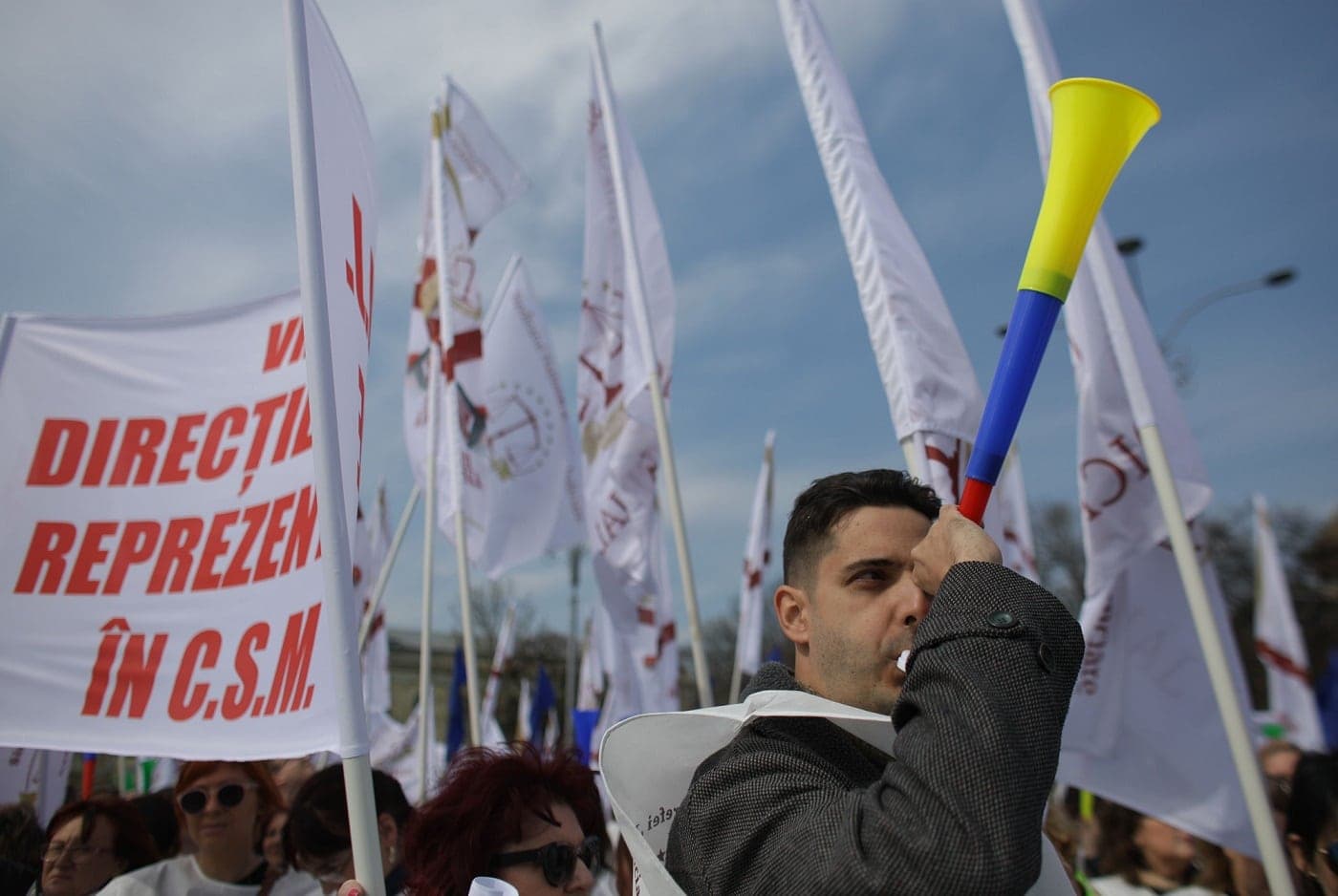 Grefierii și personalul auxiliar din Justiție anunță proteste și oprirea activității după noua lege a salarizării