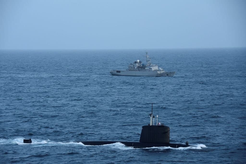 China acuză o navă de război olandeză de „acte provocatoare” în Marea Chinei de Sud / Conflictul survine pe fondul unei prezențe din ce în ce mai vizibile a forțelor navale olandeze în regiunea Indo-Pacific