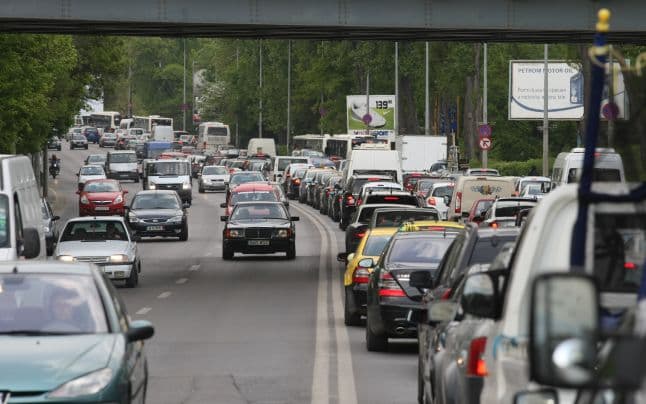 Trafic aglomerat pe DN 1, direcţia Braşov – Bucureşti, zona Predeal / Poliţiştii recomandă rutele alternative