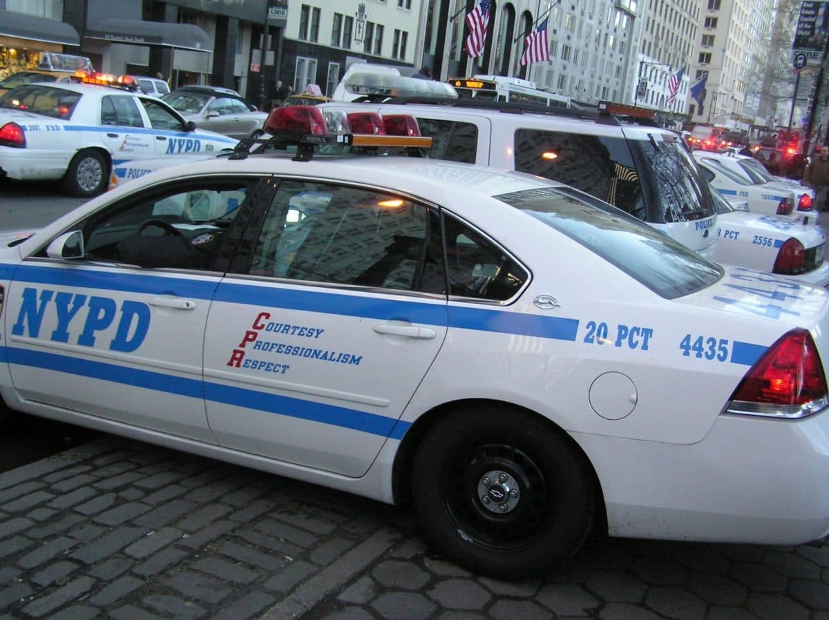 Atac armat de Ziua Independenței în New York / Opt răniți, inclusiv patru copii