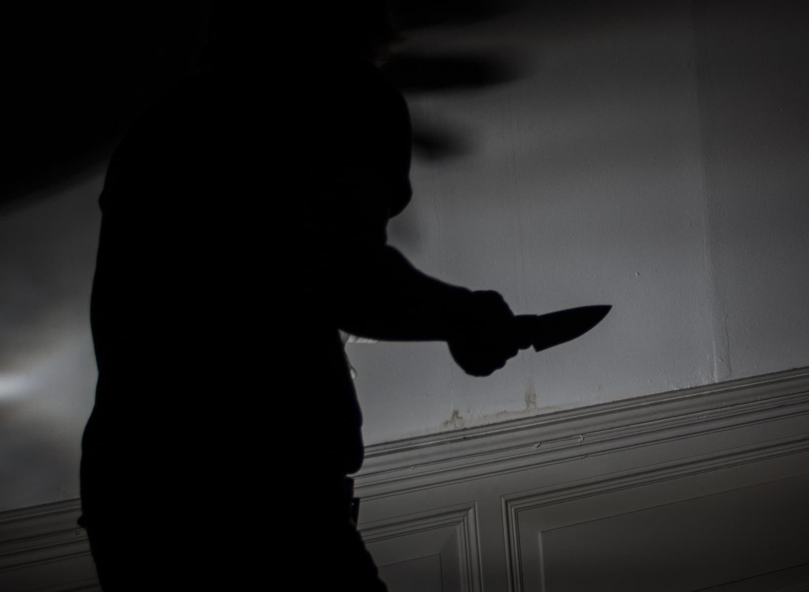 Prefectul Aradului: În cazul elevului înjunghiat de cinci ori la şcoală de un coleg de clasă a existat istoric de hărţuire
