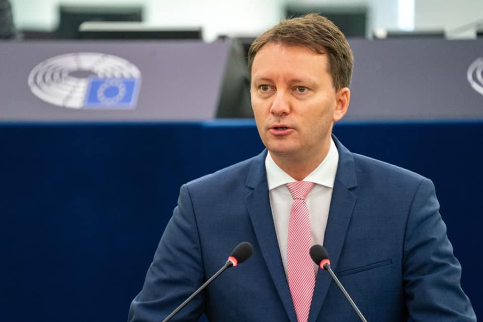 Cine e Siegfried Mureșan, propus premier de PNL, USR și UDMR: Politician format la Bruxelles, influent europarlamentar, negociator-șef pentru viitorul buget UE și susținător al Republicii Moldova