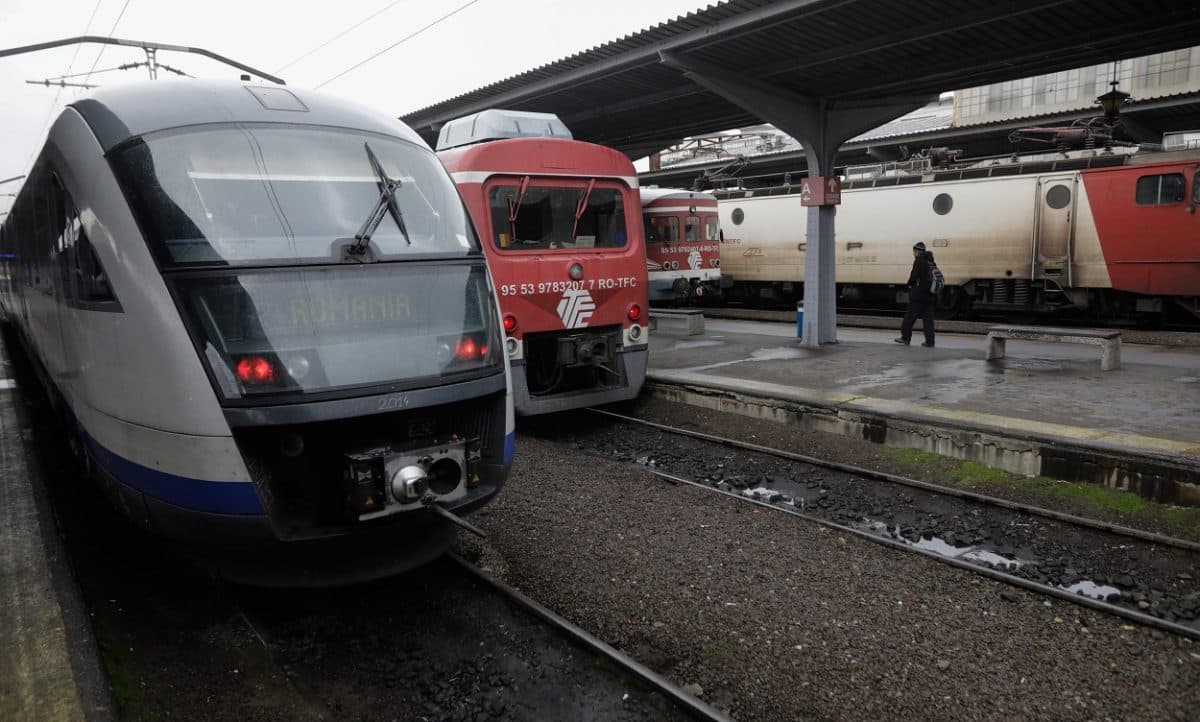 Ministrul interimar al Transporturilor, Radu Miruţă, a respins bugetele de venituri și cheltuieli pentru CFR Călători şi CFR SA / „Mi s-a cerut să aprob un buget care oficializa pierderi mai mari şi datorii mai mari”