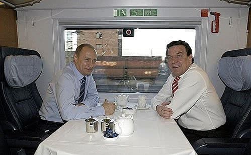 Propunerea Rusiei ca fostul cancelar Schröder să medieze pentru Ucraina, respinsă de Germania și UE. Schroder lucrează pentru Putin