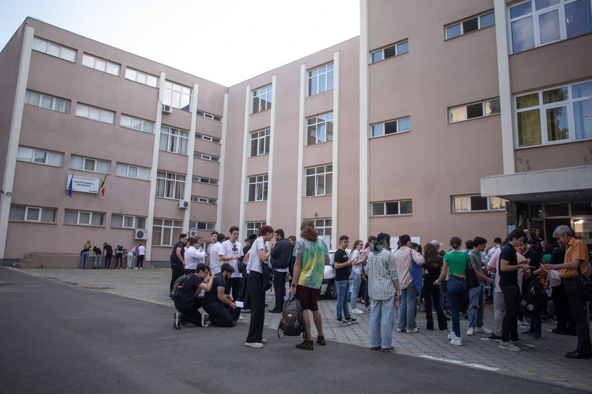 Bacalaureatul se schimbă din 2030: două probe de specialitate, probă nouă de competențe de bază și două limbi străine evaluate