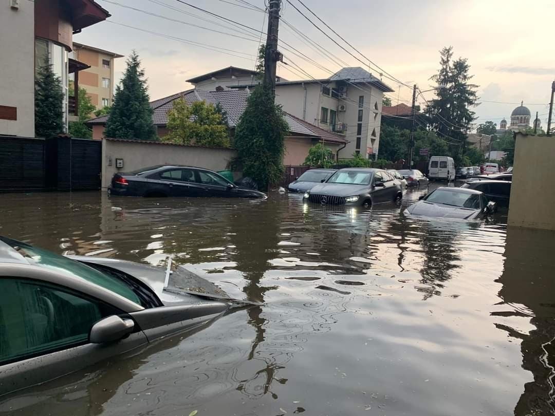 Cod roșu de ploi și grindină în județul Dolj