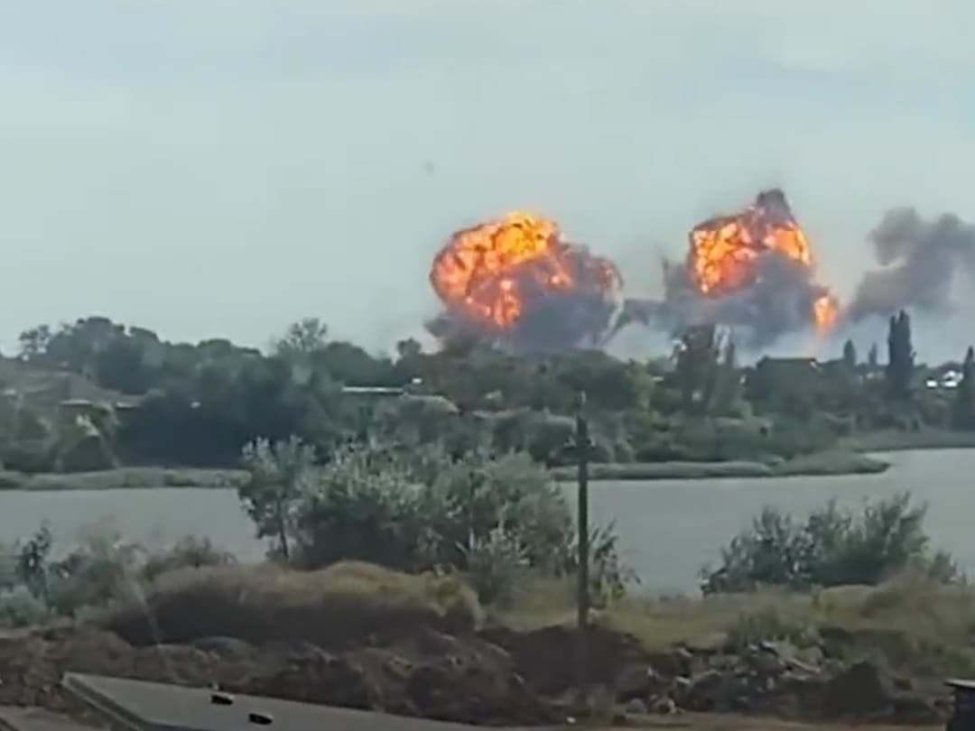 Ucraina a lovit un depozit de petrol din Krasnodar / Drumuri închise spre Crimeea