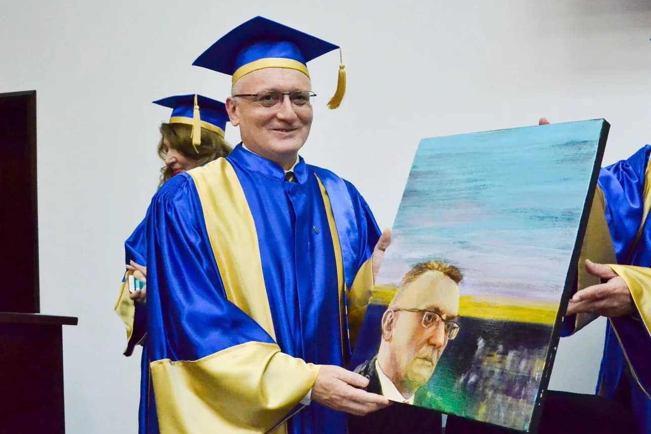 Senatorul PNL Sorin Cîmpeanu, trecut prin trei partide, anunță că îl susține pe Adrian Veștea: ”O situație excepțională”