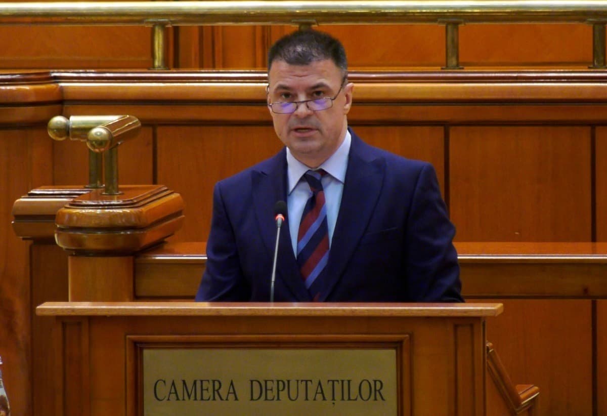Mircea Roșca (PNL), reacție la acuzațiile lui Sorin Grindeanu: „Olguța Vasilescu m-a sunat pe mine cu cinci zile înainte de moțiune. Este o mizerie ce se întâmplă” / Sorin Grindeanu a declarat că Roșca este liberalul care a sunat-o pe Olguța Vasilescu