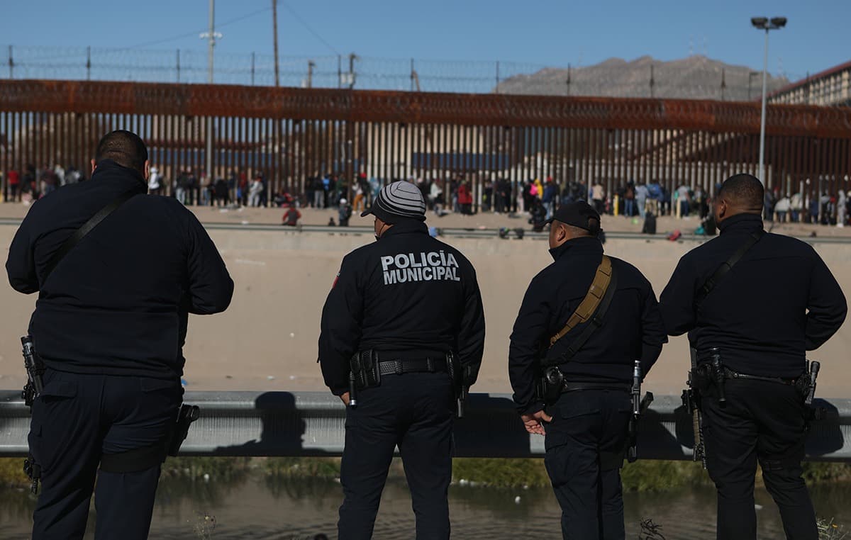 Statele Unite anunţă că au predat 313 infractori autorităţilor mexicane