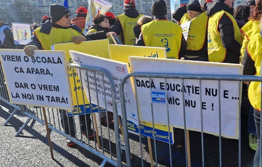 Sindicatele din educaţie critică proiectul noii legi a salarizării: „O dovadă că educaţia este îngropată de autorităţi”