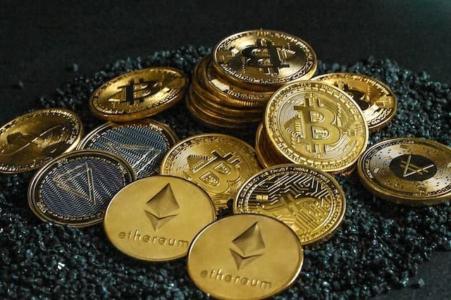 Iranul ar folosi criptomonede pentru a ocoli sancțiunile internaționale, spun experții
