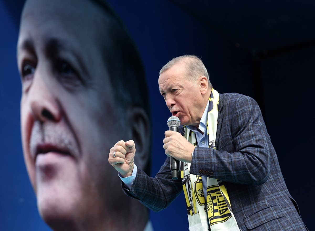 Un primar turc din opoziție a fost condamnat la 46 de ani de închisoare. Regimul Erdogan, tot mai autoritar