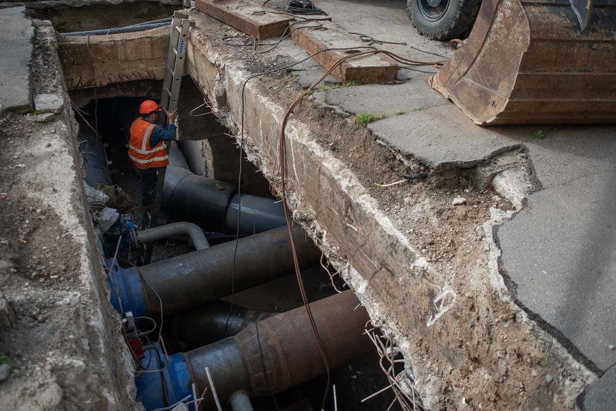 Lucrări la sistemul de termoficare în București. Peste 1.000 de blocuri rămân fără apă caldă