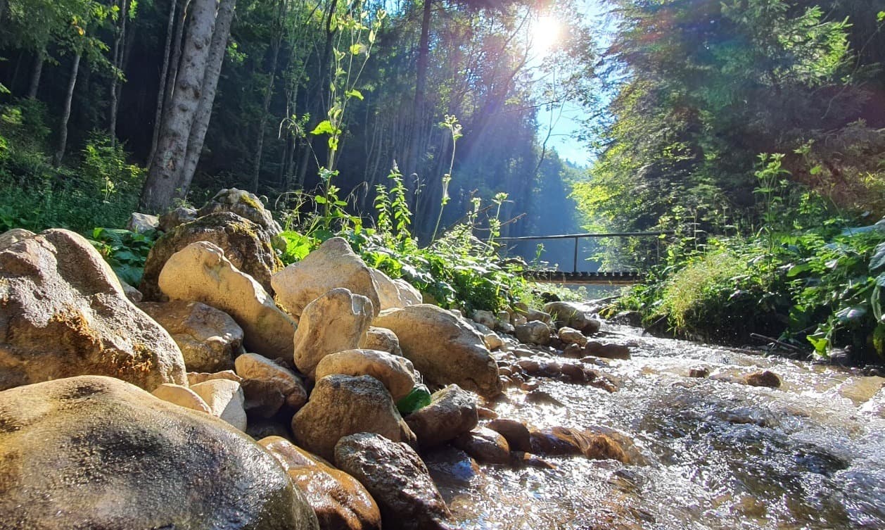 Canionul 7 Scări din Brașov va fi deschis pe 1 Mai / ”Vă recomandăm să aveţi la dumneavoastră o hăinuţă un pic mai groasă”