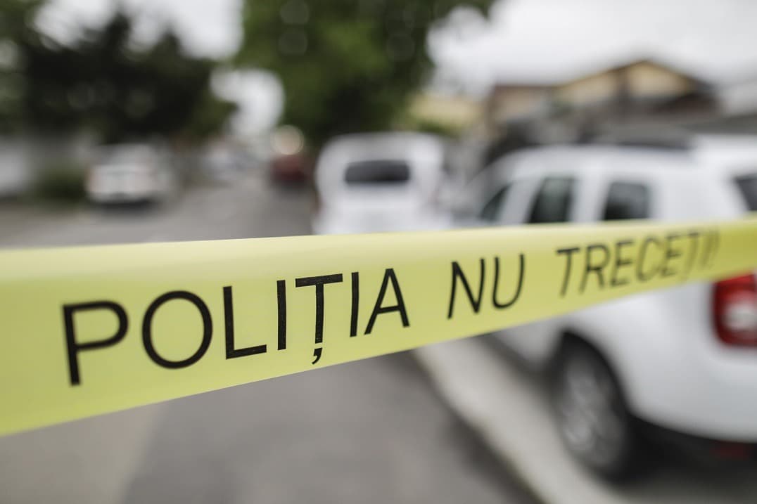 Proiectil cu 2 kilograme de explozibil, găsit într-o curte din localitatea Padina, județul Tulcea / Specialiști de la Ministerul Apărării, Poliție și SRI sunt la fața locului