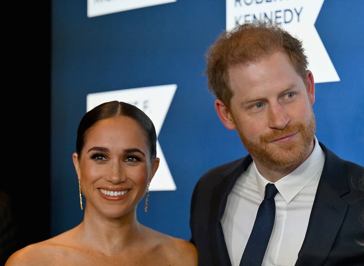 O carte în care se susține că Meghan i-a „spălat creierul” lui Harry este o „teorie a conspirației aberantă”, afirmă purtătorul său de cuvânt